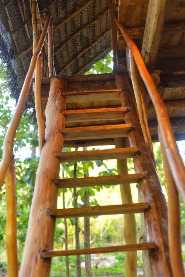 Appartamento Pidurangala View Treehouse Sigiriya Esterno foto
